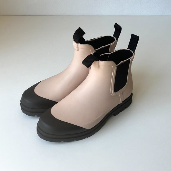 Everlane Pink and Black Chelsea Rain Boots - Picture 3 of 6